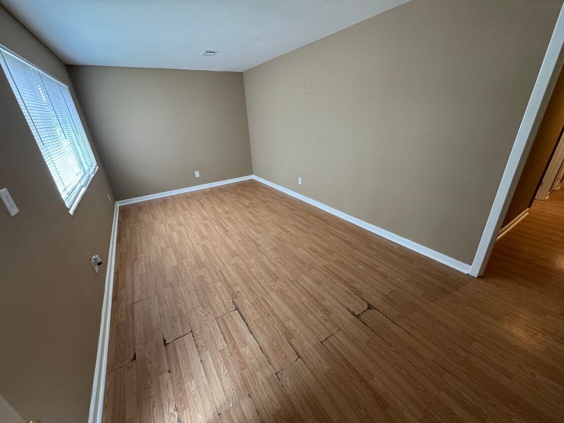 Building Photo - Birmingham/Ensley