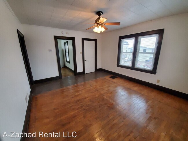 Foto del edificio - 4 br, 1 bath House - 101 W 4th Street