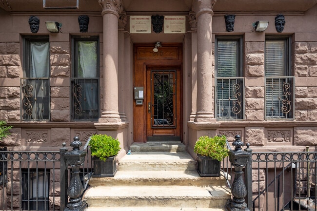 Building Photo - 245 W 115th St
