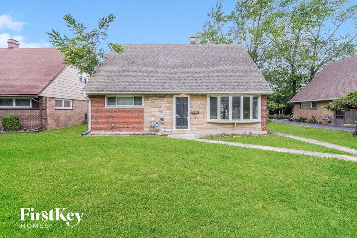 Foto principal - 17044 Oakwood Ave