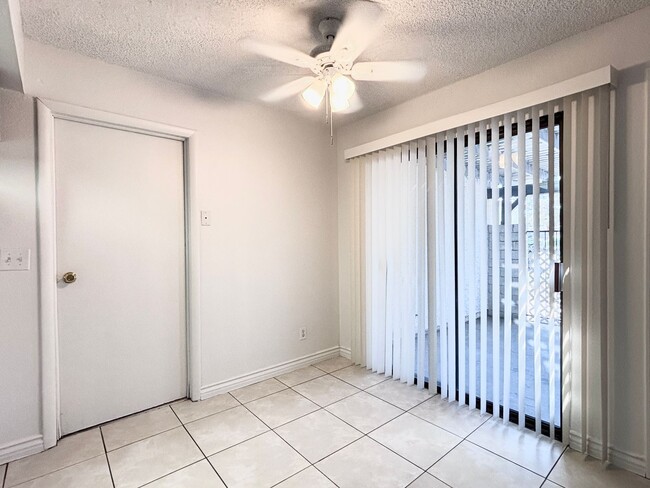 Building Photo - Spacious and beautifully maintained 2-bedroom, 2-bath townhouse located in a well-established, la...