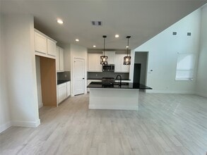 Building Photo - 31323 Balsam Hawk Ln
