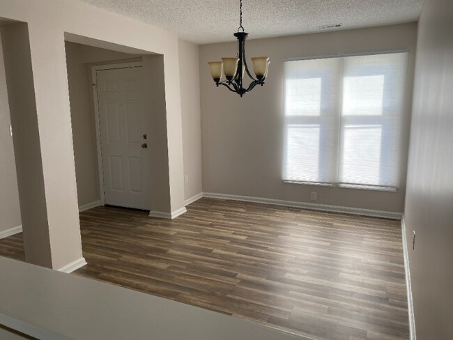 Foto del edificio - 9215 Ravenwing Dr