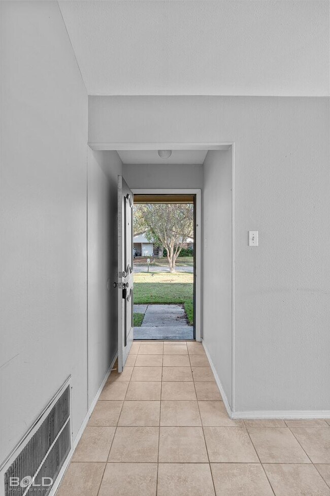 Foto del edificio - Charming 3-bedroom, 2-bath home in vibrant Bossier City, LA!