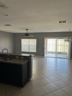 Foto del edificio - 3443 Brant St