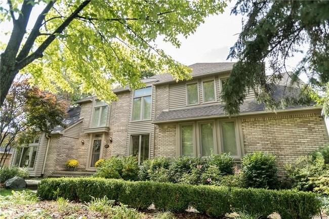 Building Photo - 6497 Basswood Dr