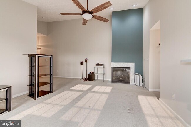 Foto del edificio - 705 Harvest Run Dr