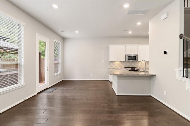 Building Photo - 134 Moon Dance Ct