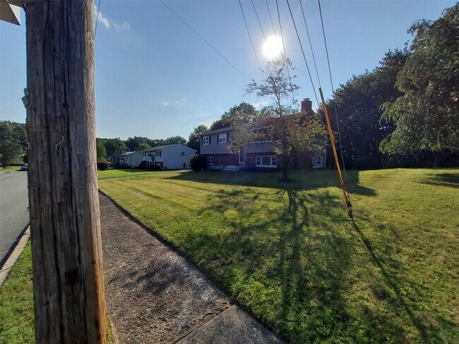 Foto del edificio - 7 Forestdale Ave