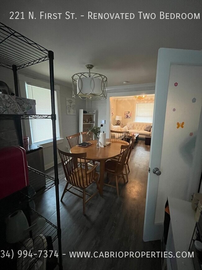 Foto del edificio - 221 N. First St.-Renovated Two Bedroom Home AVAILABLE NOW!