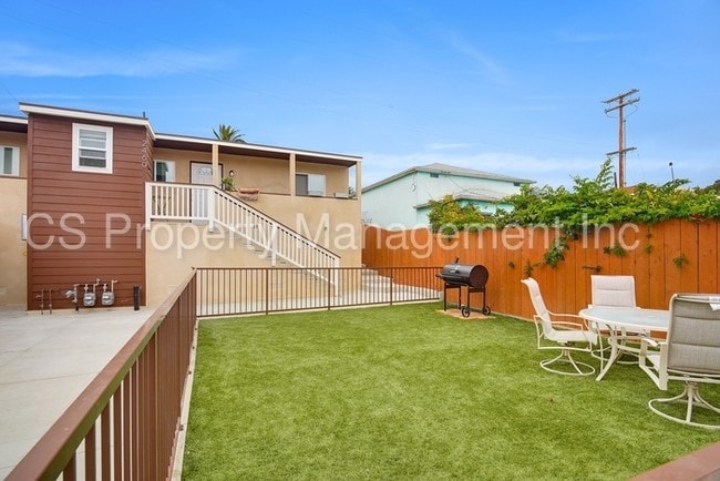 Building Photo - 2460 K St