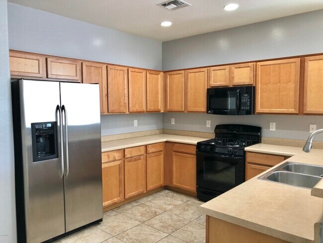 Foto del edificio - 5409 W Straight Arrow Ln