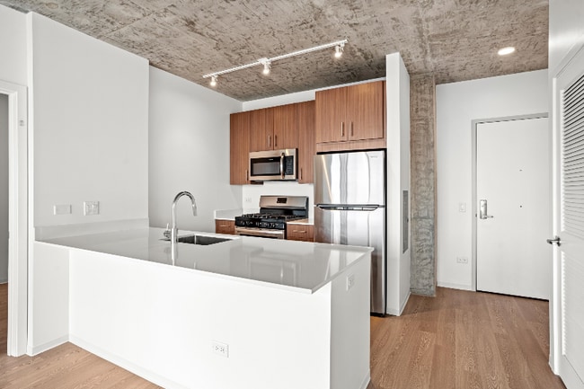Building Photo - 1362 S Wabash Ave