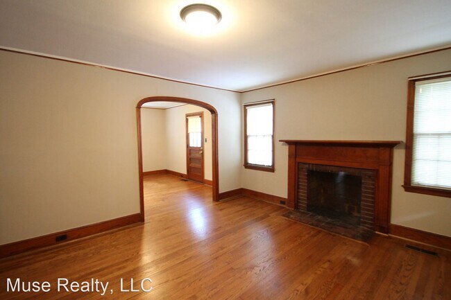 Building Photo - 2 br, 1 bath House - 445 Jackson Street