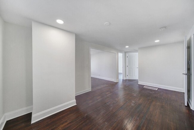 Building Photo - Lovely Home in Charlotte!