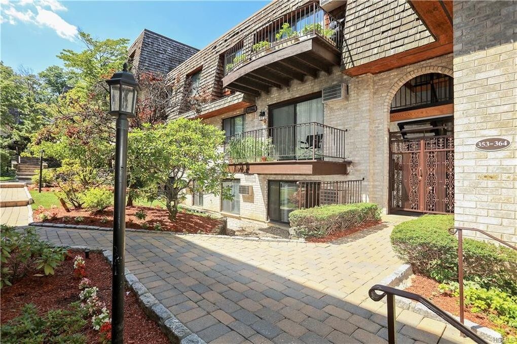 555 Central Park Ave, Scarsdale, NY 10583 Condo for Rent in Scarsdale