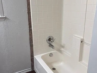 Building Photo - 3528 Eastridge Dr