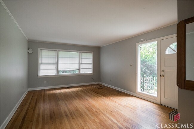 Building Photo - 505 Woodland Hills Dr