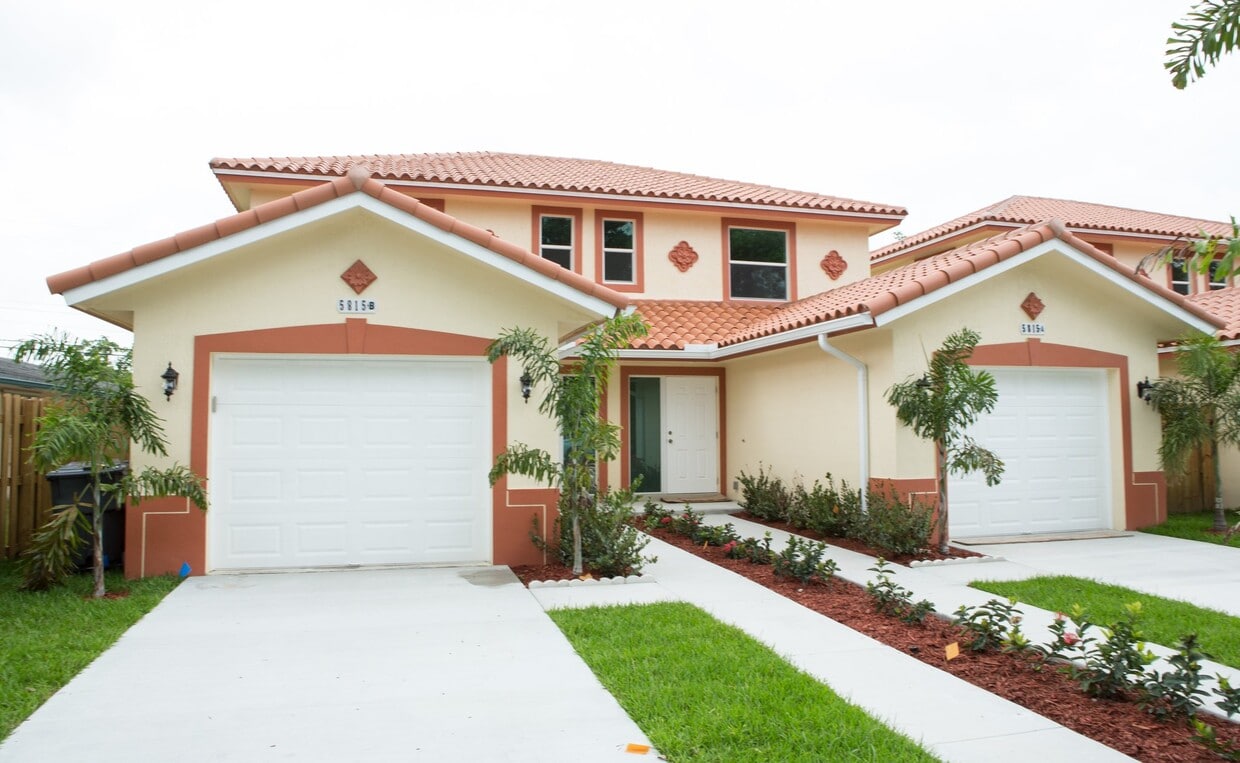 Photo - 5815 Lincoln St (Pembroke Park, FL)