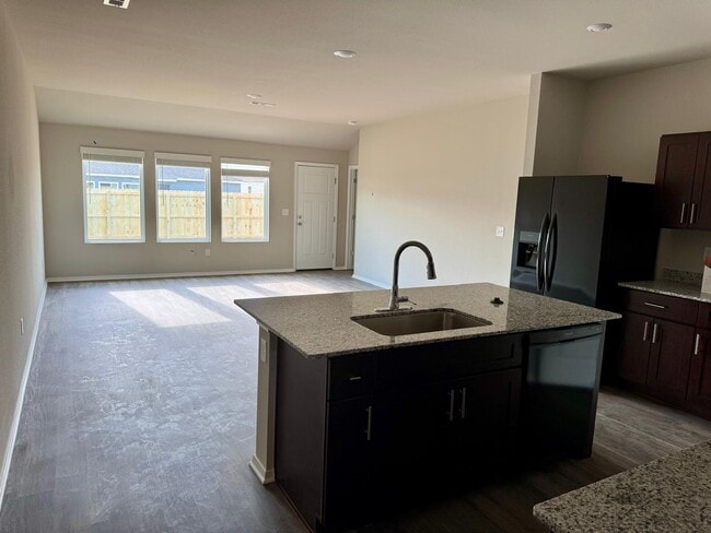 Foto del edificio - 6509 NW Vandergriff St