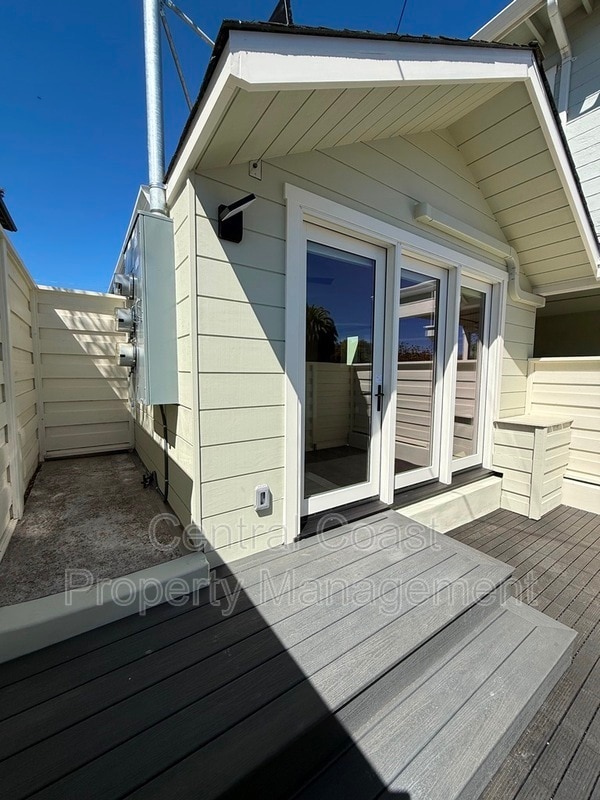 Building Photo - 404 Grand Ave