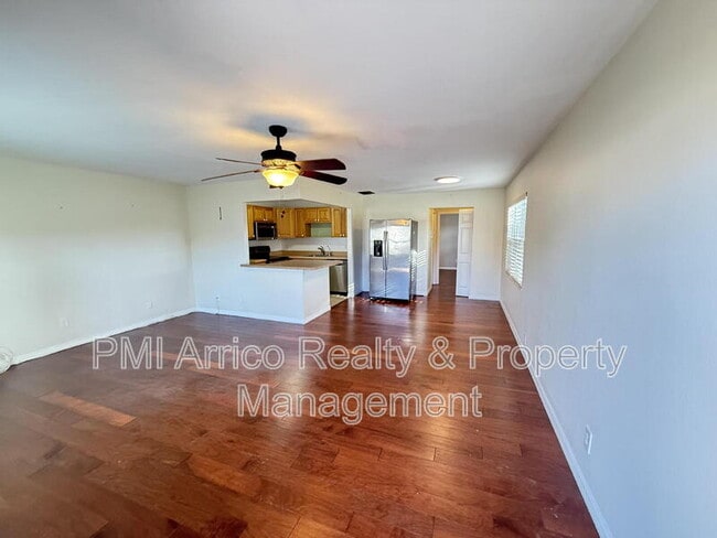 Foto del edificio - 2202 Clubhouse Dr