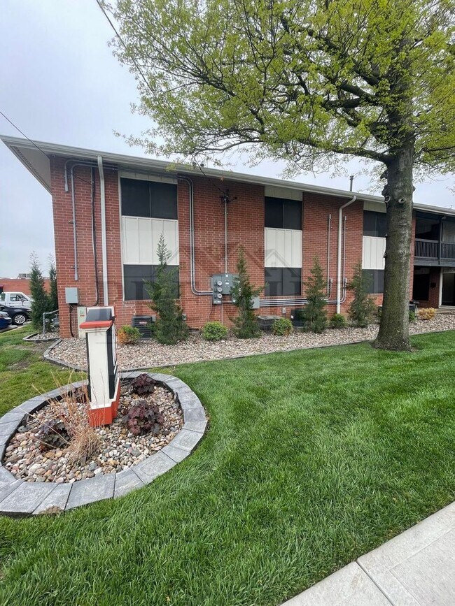 Foto del edificio - 6055 Barton Ave
