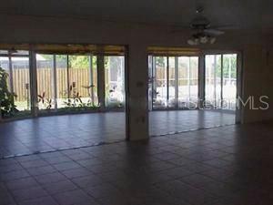 Foto del edificio - 3041 Tyrone Ln