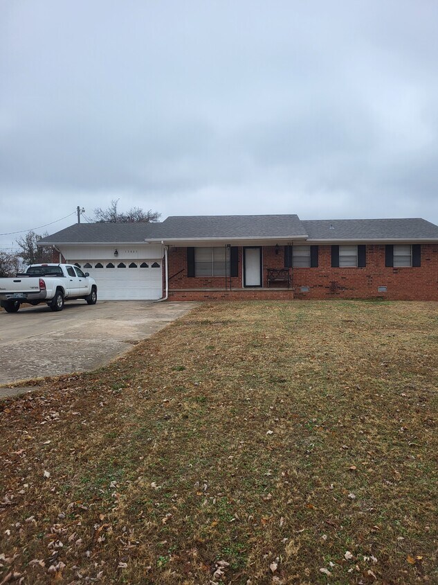 13803 NE 9th St, Choctaw, OK 73020 House Rental in Choctaw, OK