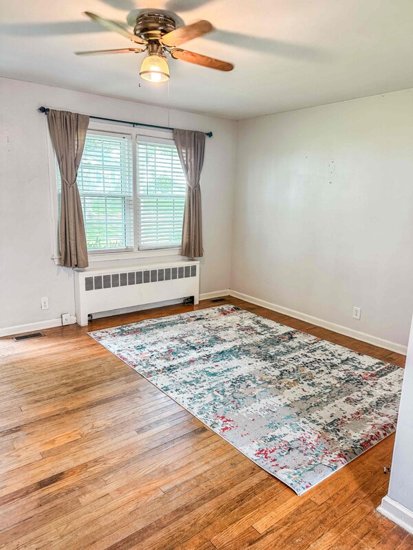 Primary Photo - 1700 Roslyn Dr