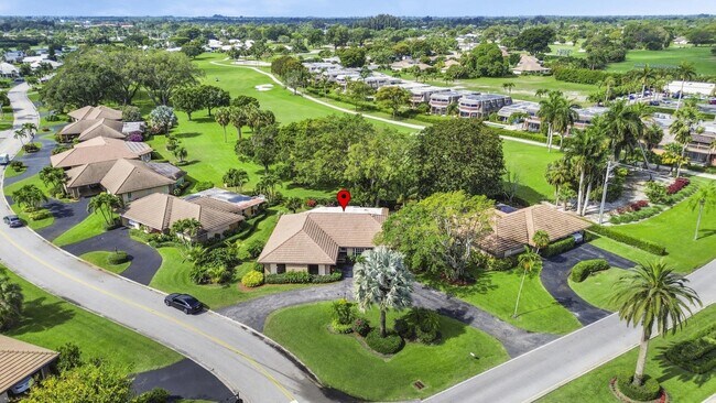 Foto del edificio - 133 Clubhouse Blvd