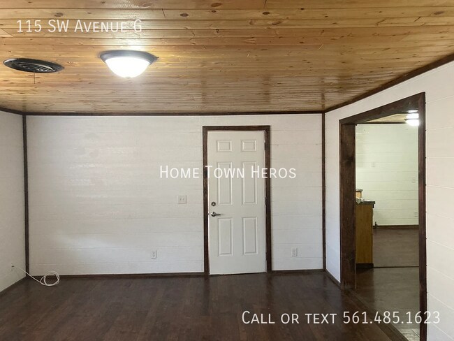 Foto del edificio - 115 SW Ave G