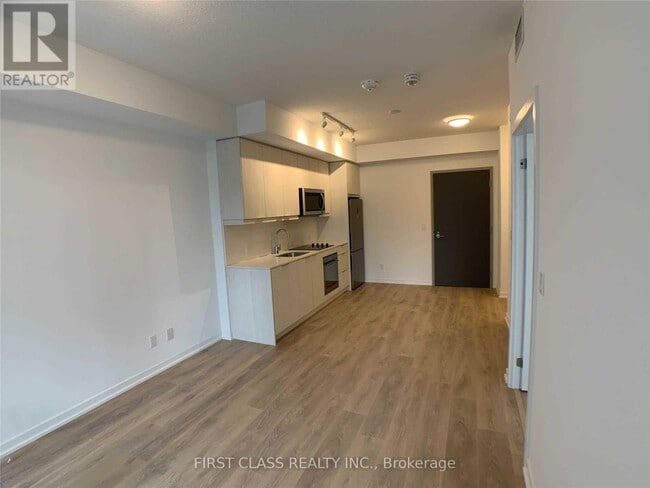 Building Photo - 32 Forest Manor Rd