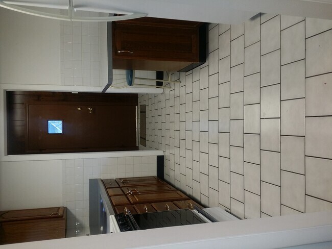 Foto del edificio - 207 Glade Ave
