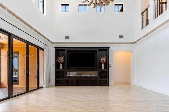 Building Photo - 8680 Watercrest Cir W