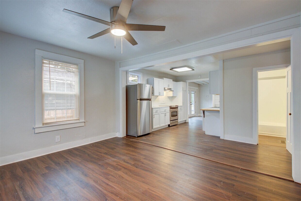 Primary Photo - 2241 Bailey Drive, North Charleston, SC 29...