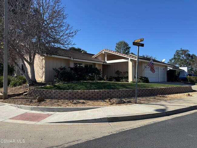 Building Photo - 846 Lindawood St