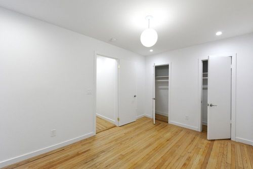 Foto del edificio - 300 W 12th St