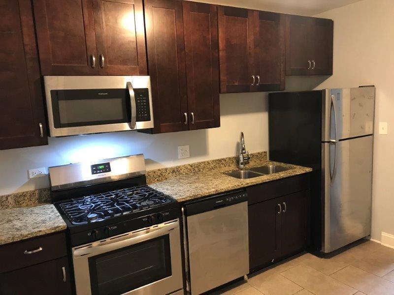 Foto principal - 2508 N LeClaire Ave