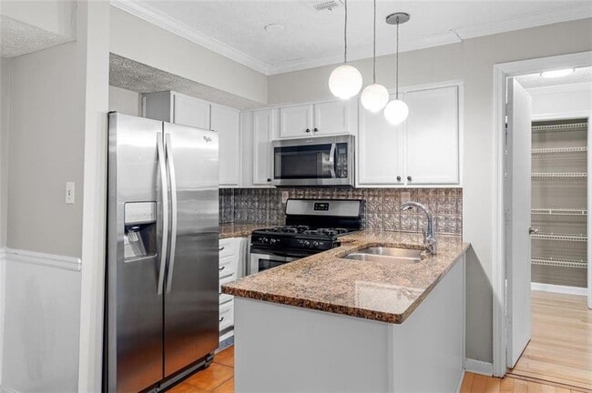 Building Photo - 2045 Brian Way