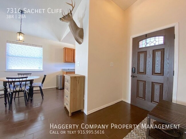 Foto del edificio - 7316 Sachet Cliff Dr
