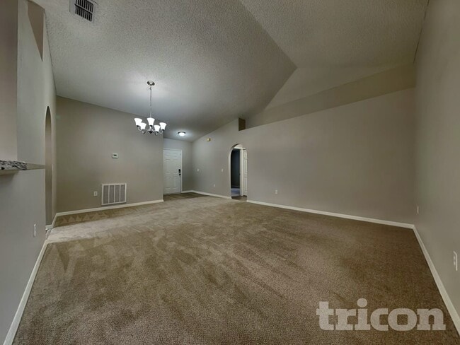 Foto del edificio - 4468 Woodley Creek Rd