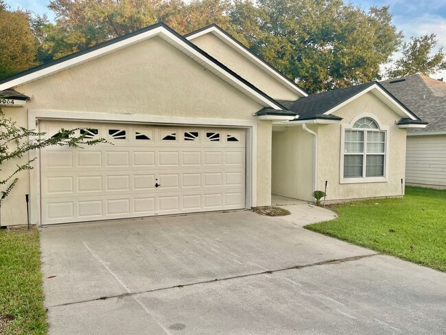 Building Photo - 96064 Piedmont Dr