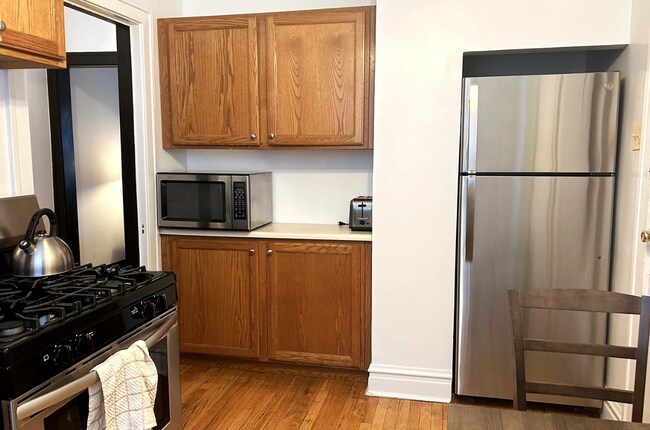 Foto del edificio - 1909 W Larchmont Ave