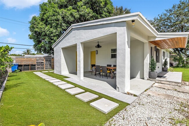 Foto del edificio - 2851 NW 174th St