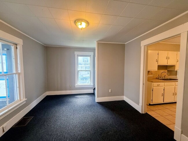 Building Photo - Three-bedroom one bathroom home for rent in North Canton