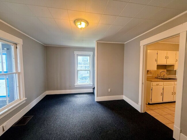 Foto del edificio - Three-bedroom one bathroom home for rent in North Canton