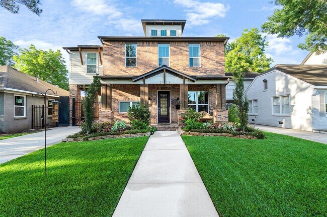 Building Photo - 2123 Sul Ross St