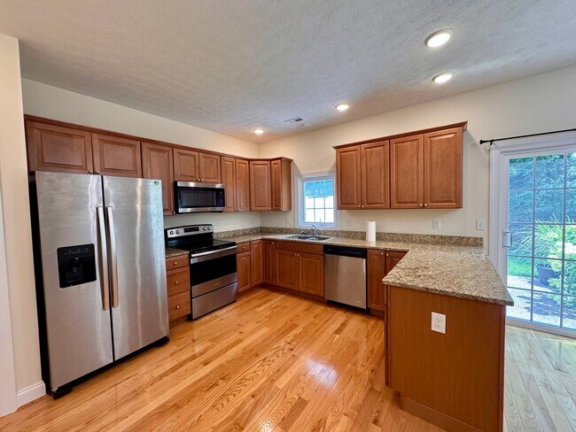 Foto del edificio - Townhouse for Rent in Spring Oaks!