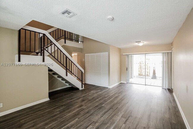 Foto del edificio - 1220 NW 89th Dr